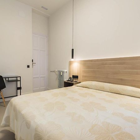 Hostal Excelsior Мадрид Экстерьер фото