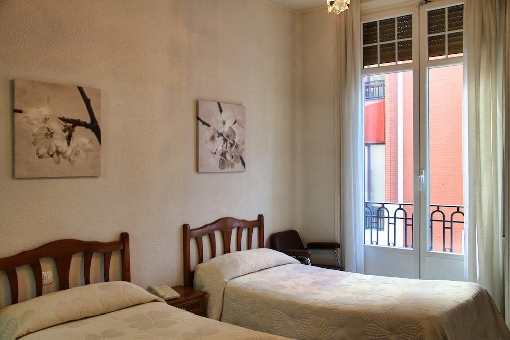 Hostal Excelsior Мадрид Экстерьер фото