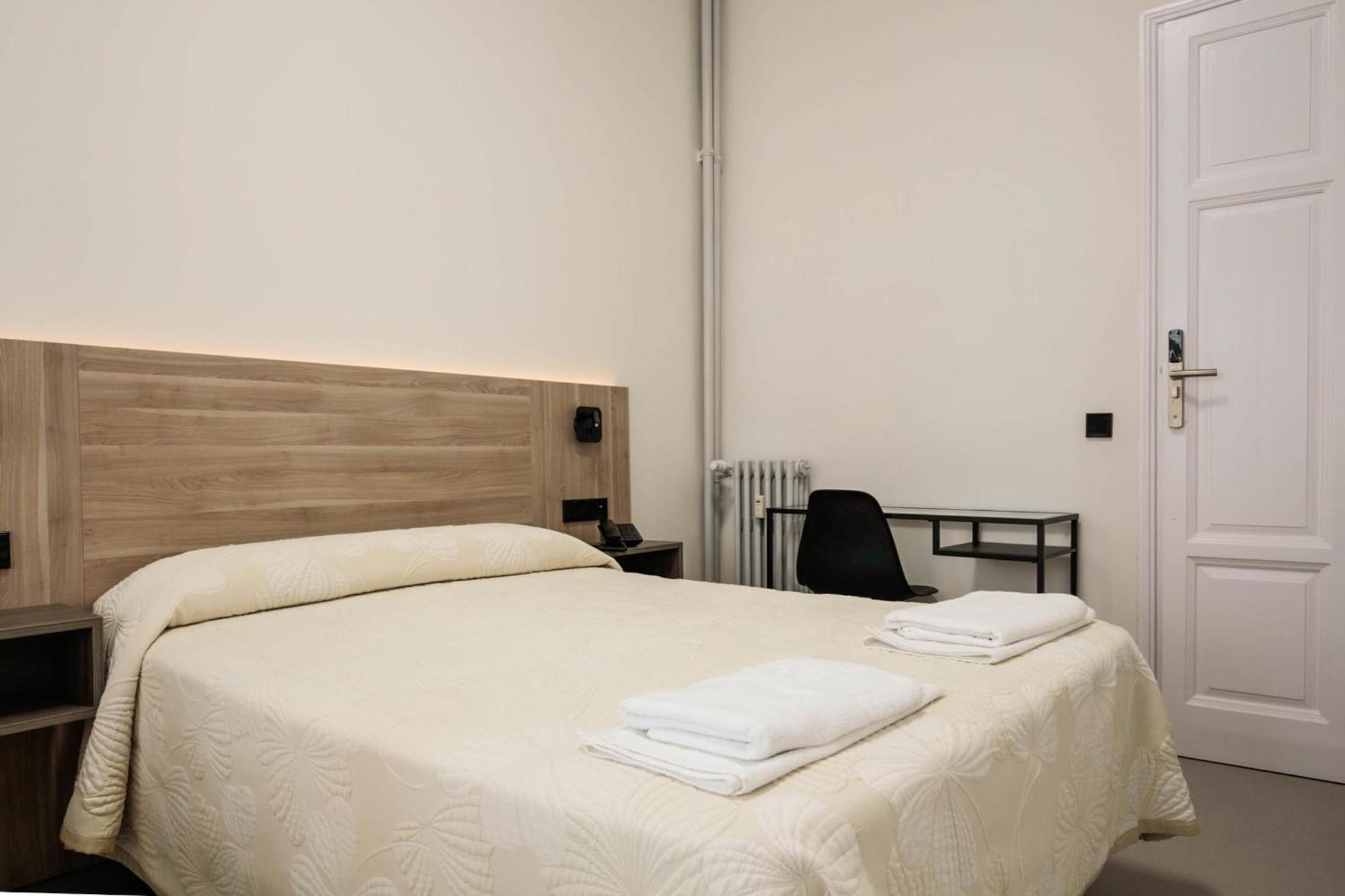 Hostal Excelsior Мадрид Экстерьер фото
