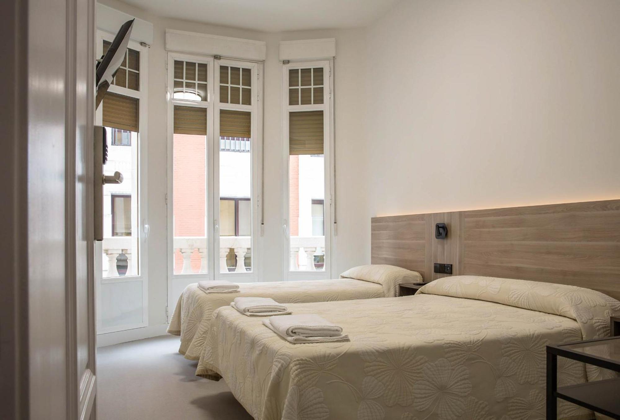Hostal Excelsior Мадрид Экстерьер фото