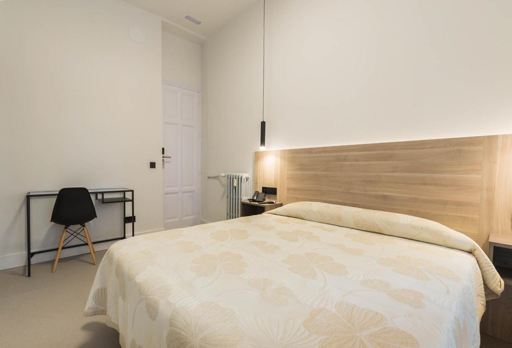 Hostal Excelsior Мадрид Экстерьер фото
