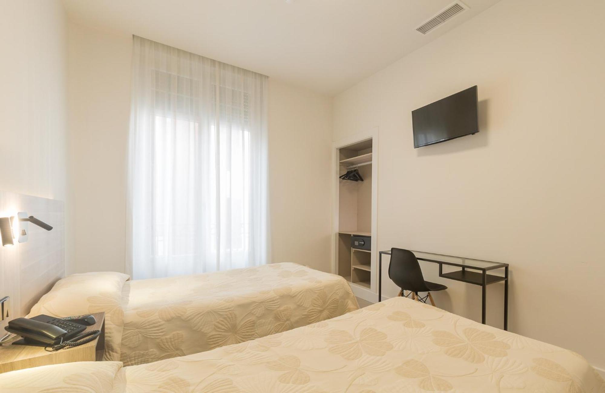Hostal Excelsior Мадрид Экстерьер фото