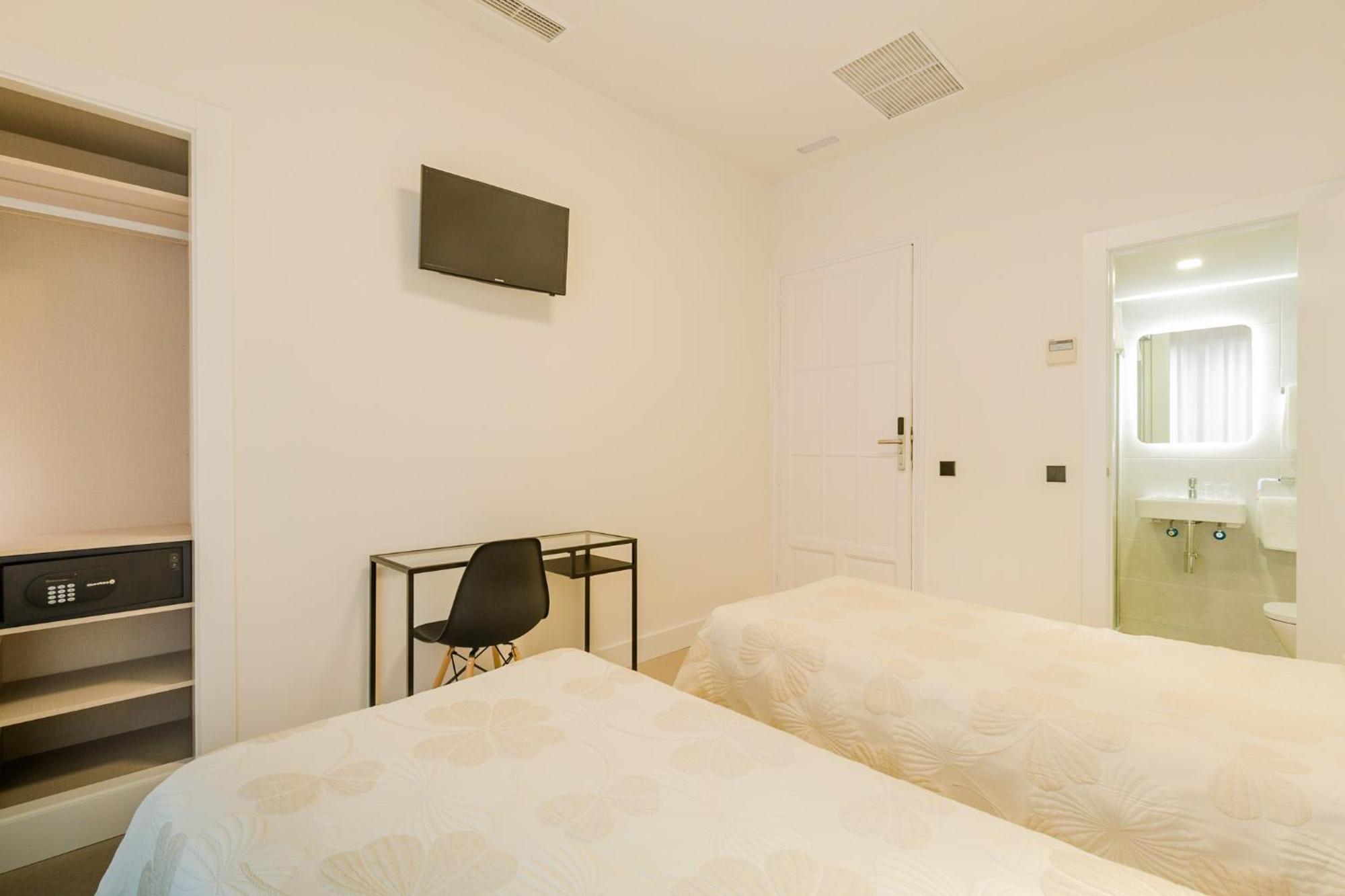 Hostal Excelsior Мадрид Экстерьер фото