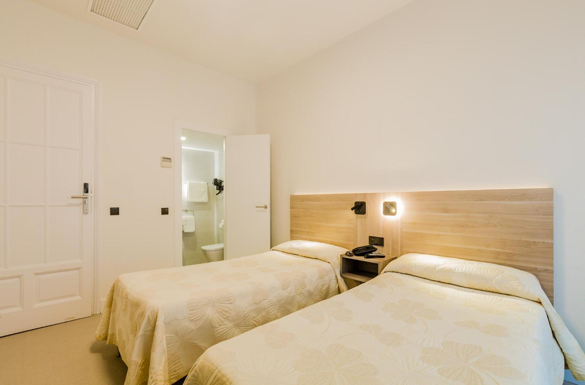 Hostal Excelsior Мадрид Экстерьер фото