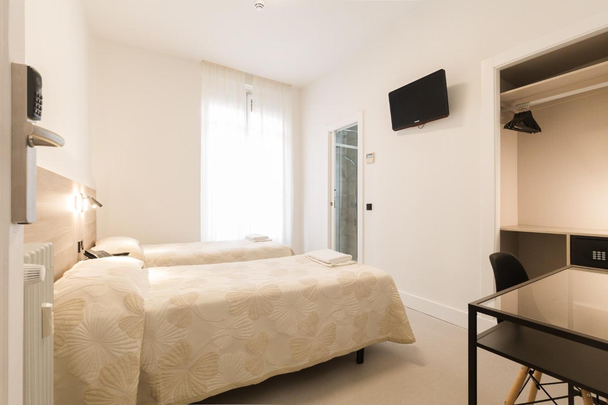 Hostal Excelsior Мадрид Экстерьер фото