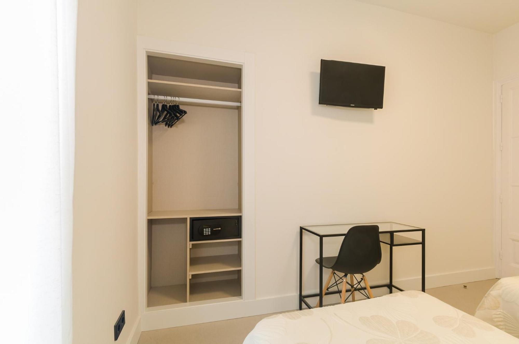 Hostal Excelsior Мадрид Экстерьер фото