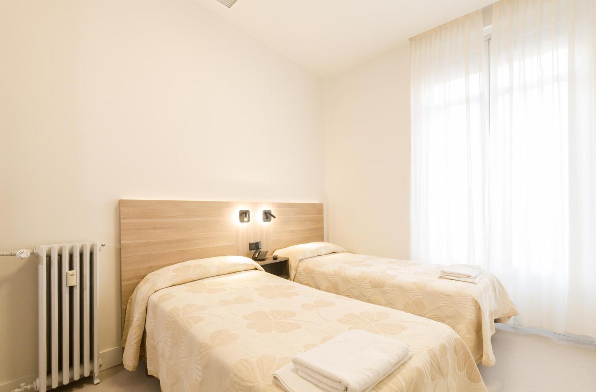 Hostal Excelsior Мадрид Экстерьер фото
