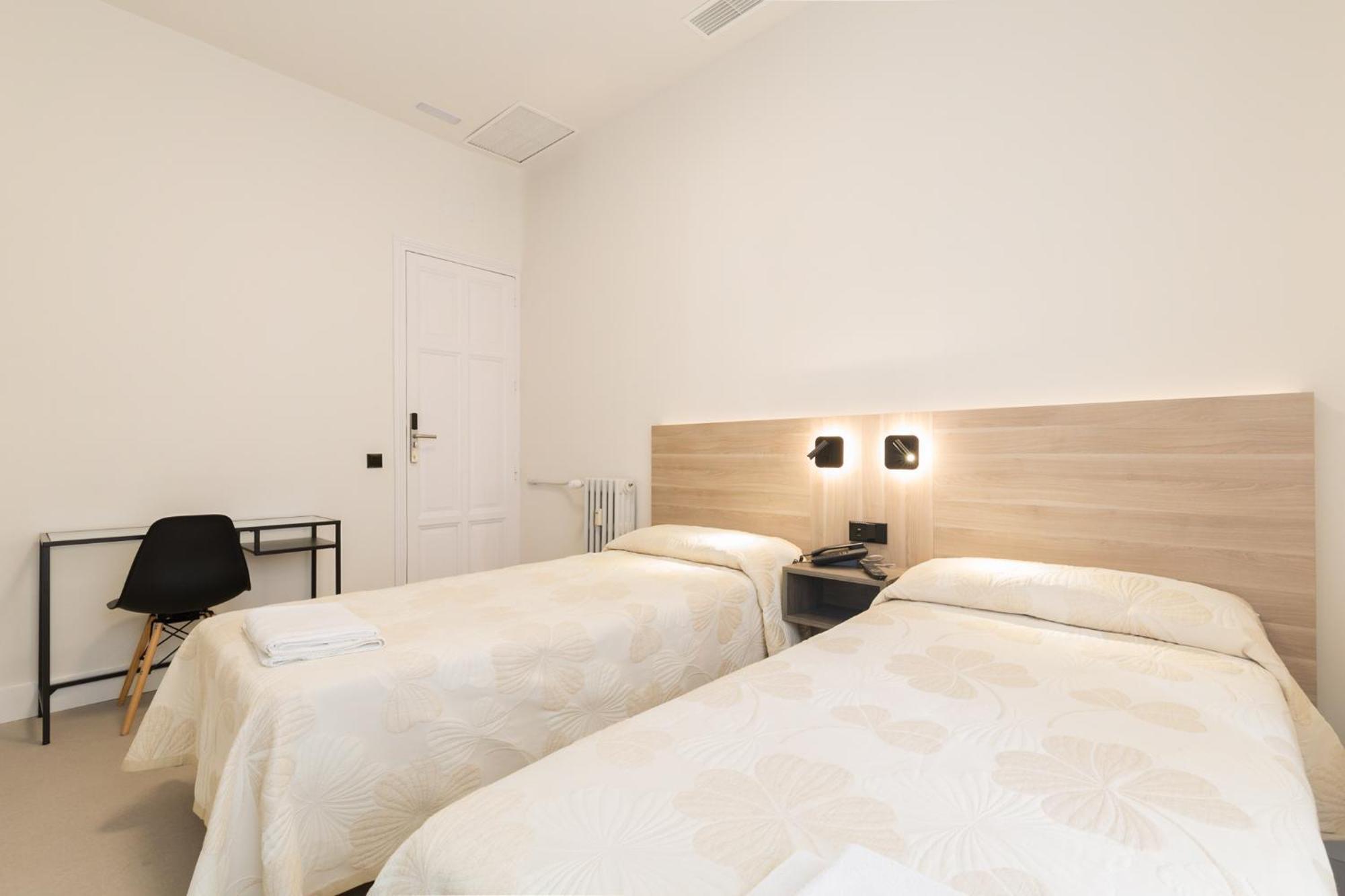 Hostal Excelsior Мадрид Экстерьер фото
