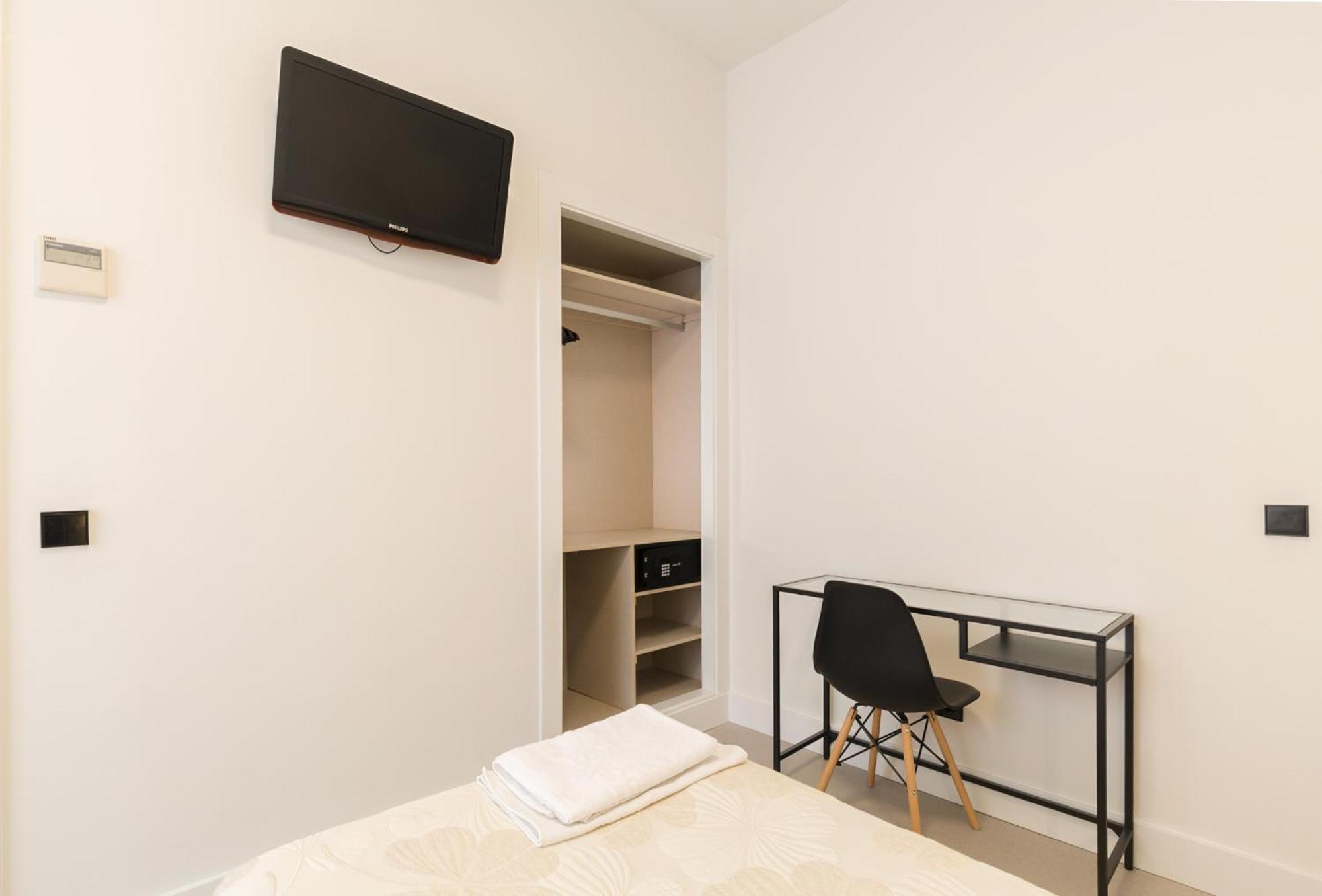 Hostal Excelsior Мадрид Экстерьер фото