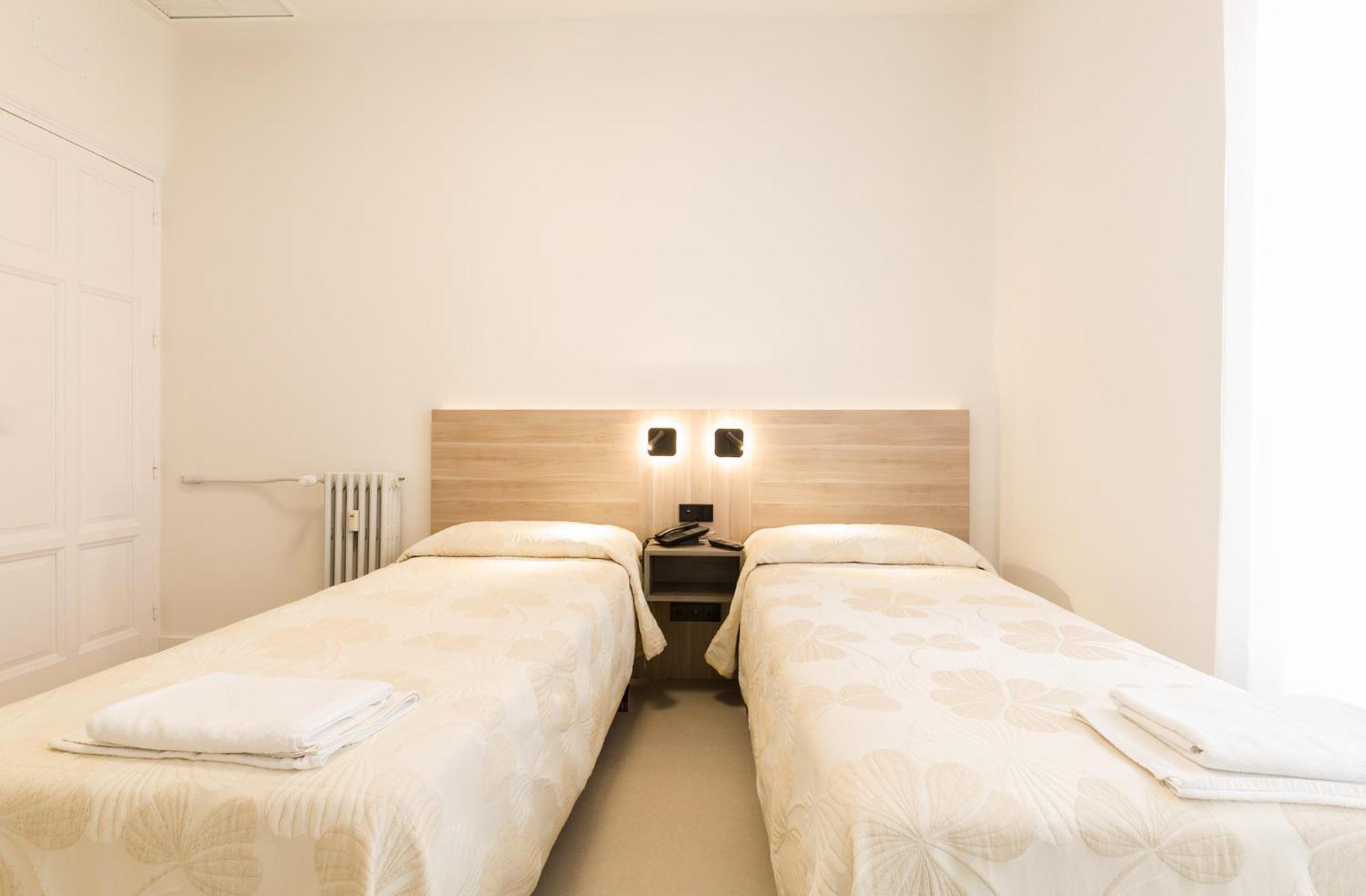 Hostal Excelsior Мадрид Экстерьер фото