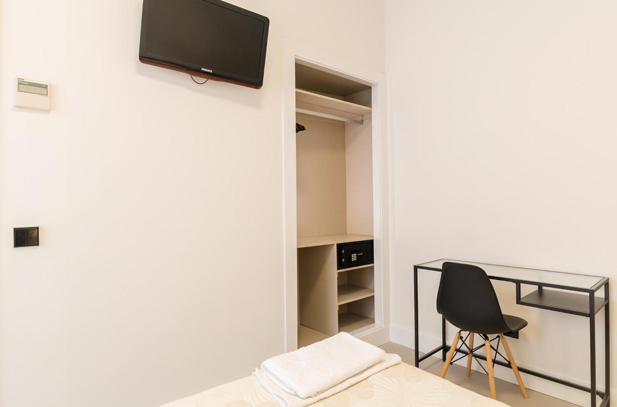 Hostal Excelsior Мадрид Экстерьер фото